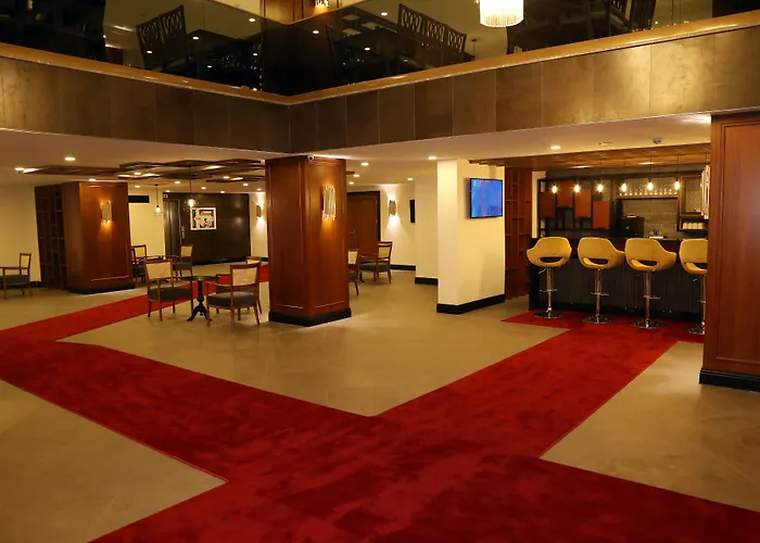 特拉布宗约斯假日酒店 4*