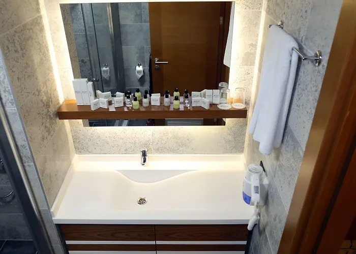 特拉布宗约斯假日酒店 4* 特拉布宗