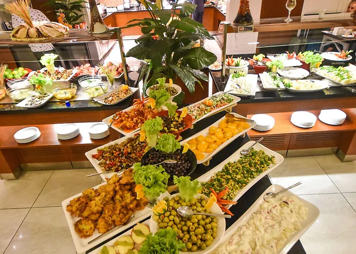 特拉布宗约斯假日酒店 酒店 4*