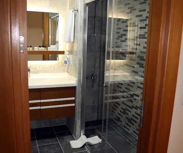 特拉布宗约斯假日酒店