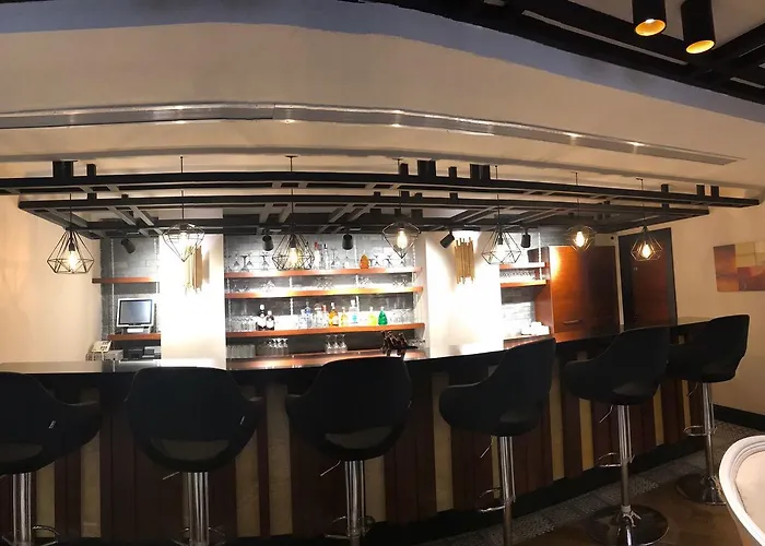 特拉布宗约斯假日酒店 酒店