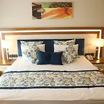 Yol Is Hotell 4*